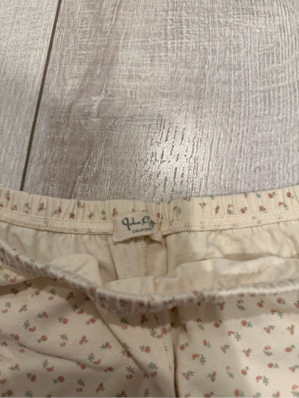 John Galt Cream Floral Sleep Shorts - Picture 2 of 2